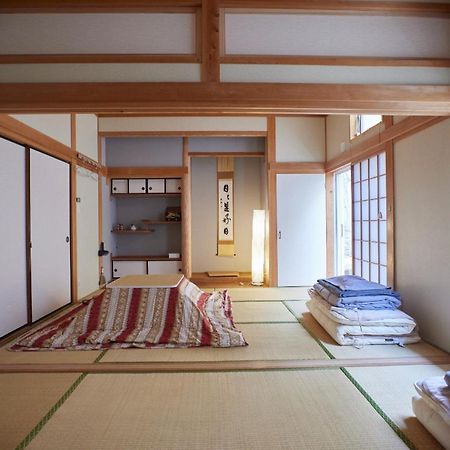 Tsushima White House Bed and Breakfast Eksteriør billede