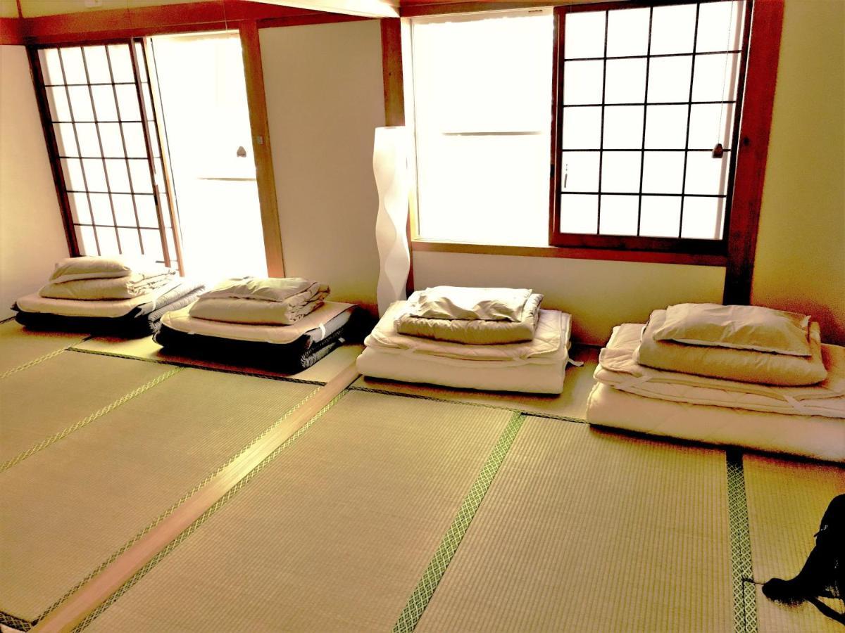 Tsushima White House Bed and Breakfast Eksteriør billede