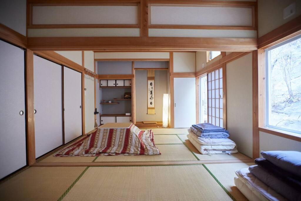 Tsushima White House Bed and Breakfast Eksteriør billede