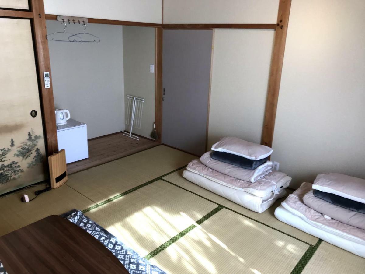 Tsushima White House Bed and Breakfast Eksteriør billede