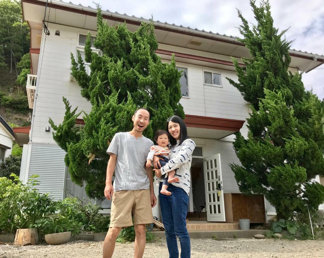 Tsushima White House Bed and Breakfast Eksteriør billede